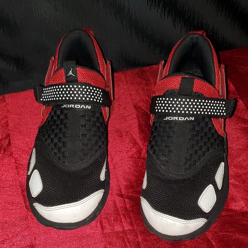 RARE Jordan's Basketball Sneakers WOMEN'S SIZE 9.5
